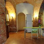 Domus Aurea Couette-café 4*