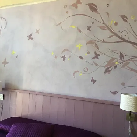 Domus Aurea Bed & Breakfast 4*