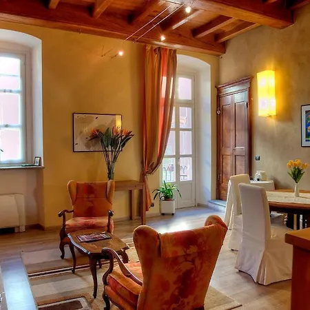 Domus Aurea Bed & Breakfast