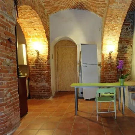 Domus Aurea לינה וארוחת בוקר 4*