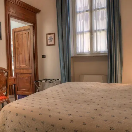 Domus Aurea Bed & Breakfast